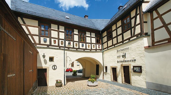 Das Freiberger Tor des Perlmutter- und Heimatmuseums Adorf (Foto: Lenk- Klingenthal)